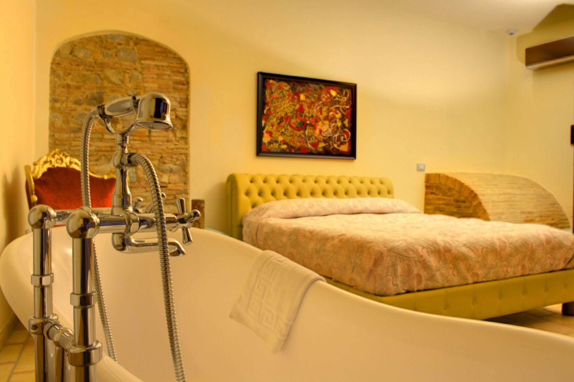 Relais Hotel Palazzo Castriota Corigliano Calabro Kültér fotó